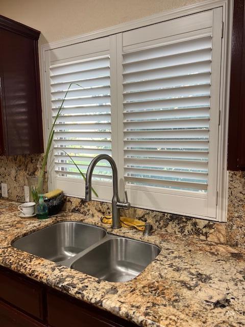 3242 W W Oakridge Ave, Visalia, CA 93291