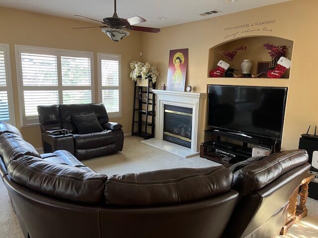 3242 W W Oakridge Ave, Visalia, CA 93291