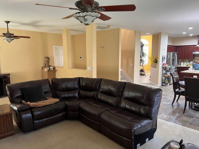 3242 W W Oakridge Ave, Visalia, CA 93291