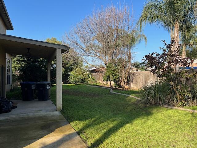 3242 W W Oakridge Ave, Visalia, CA 93291