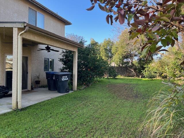 3242 W W Oakridge Ave, Visalia, CA 93291