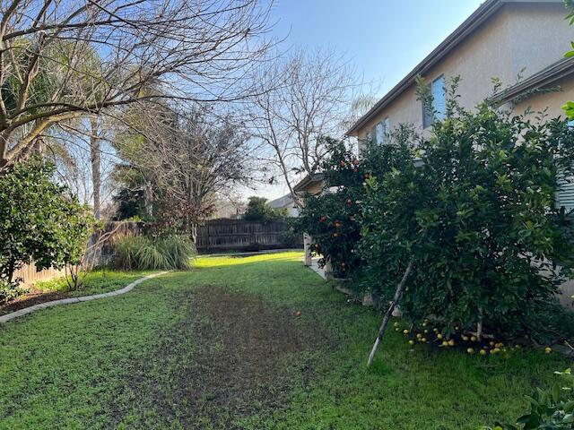 3242 W W Oakridge Ave, Visalia, CA 93291