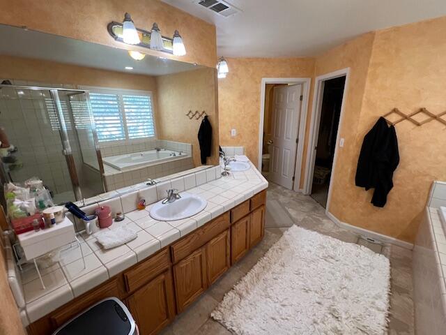 3242 W W Oakridge Ave, Visalia, CA 93291