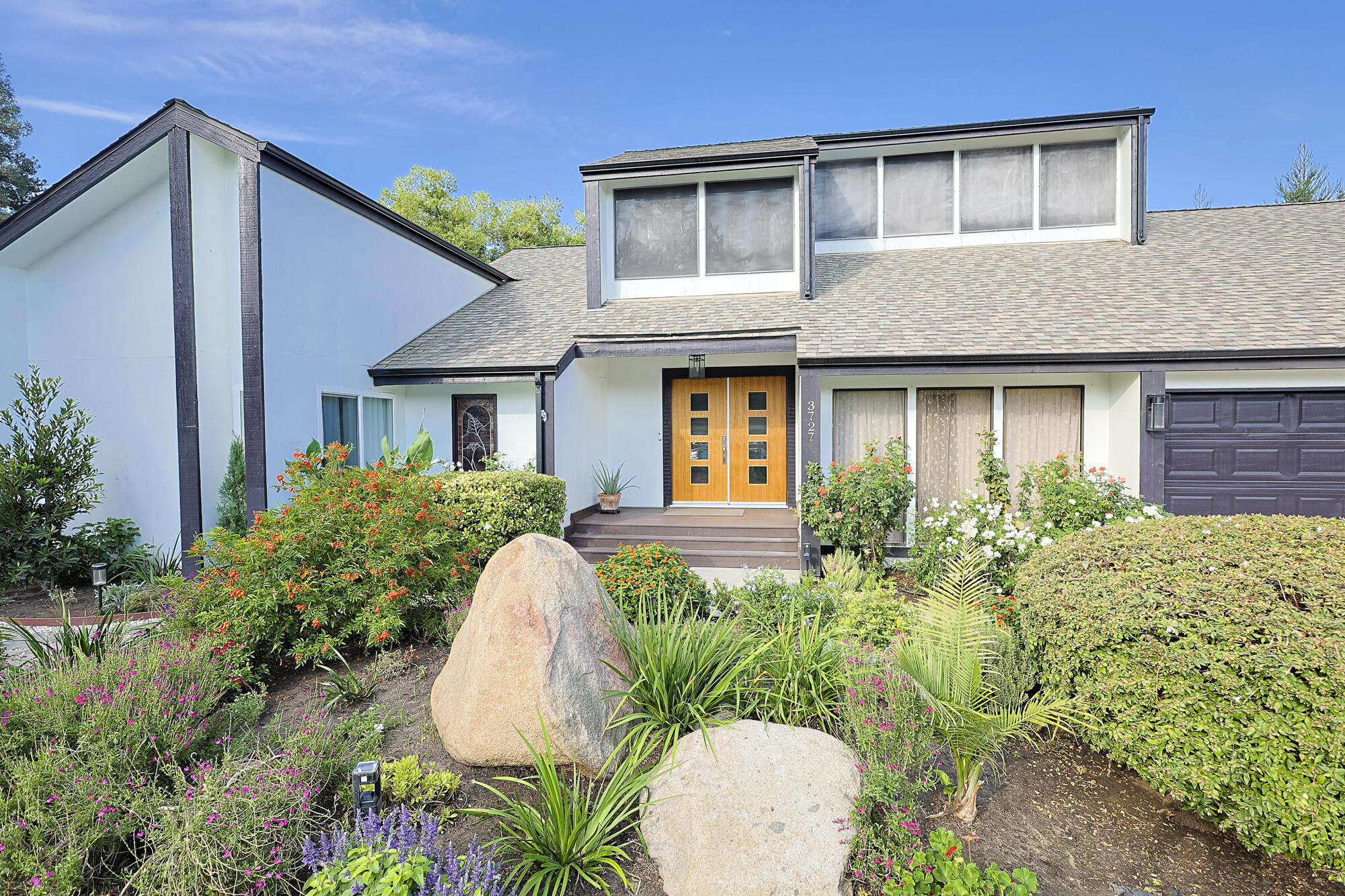 3727 W Mill Creek Dr, Visalia, CA 93291