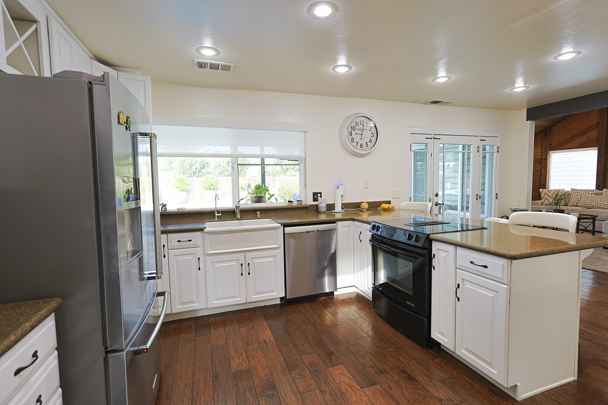 3727 W Mill Creek Dr, Visalia, CA 93291