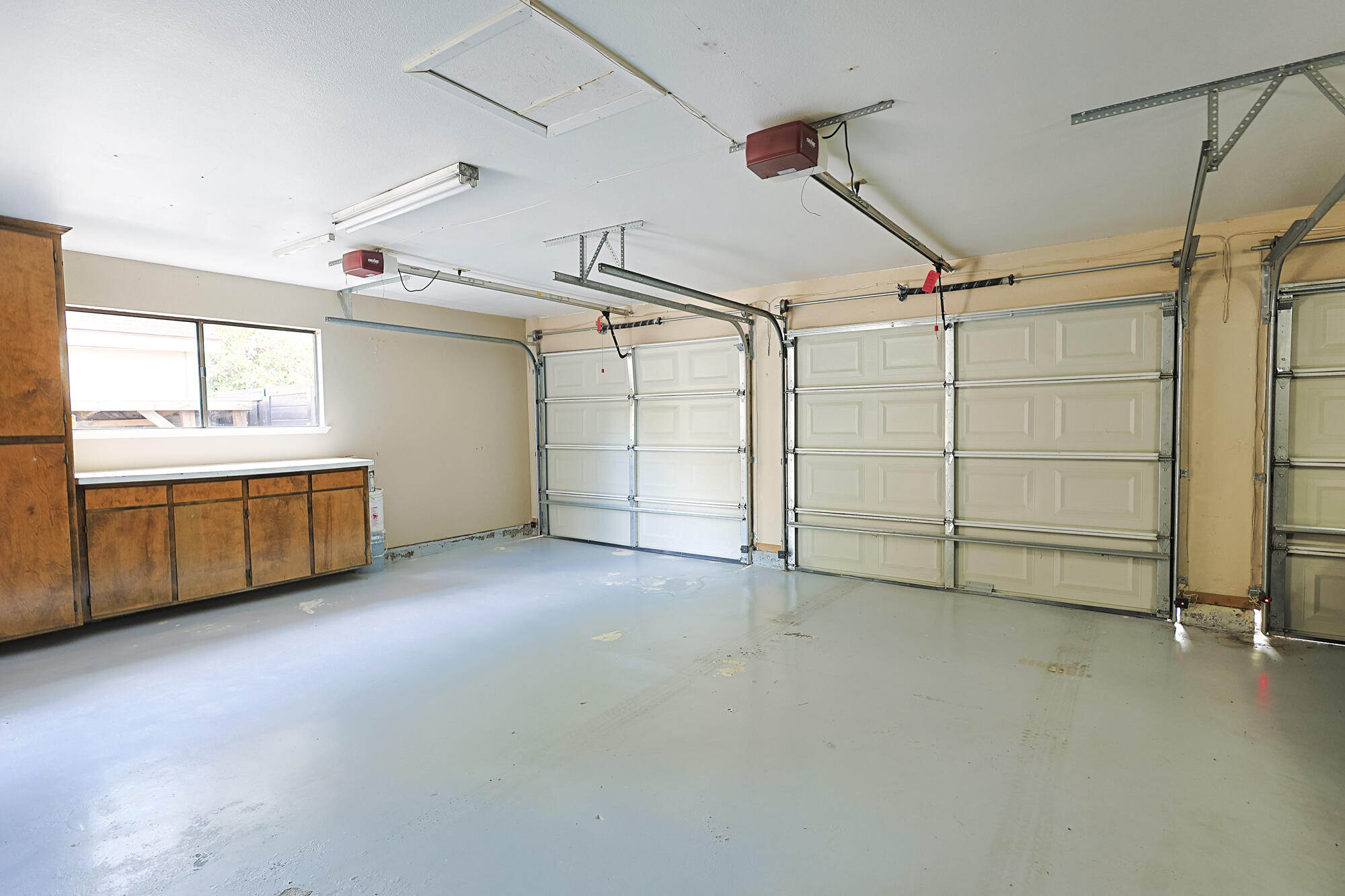 3727 W Mill Creek Dr, Visalia, CA 93291