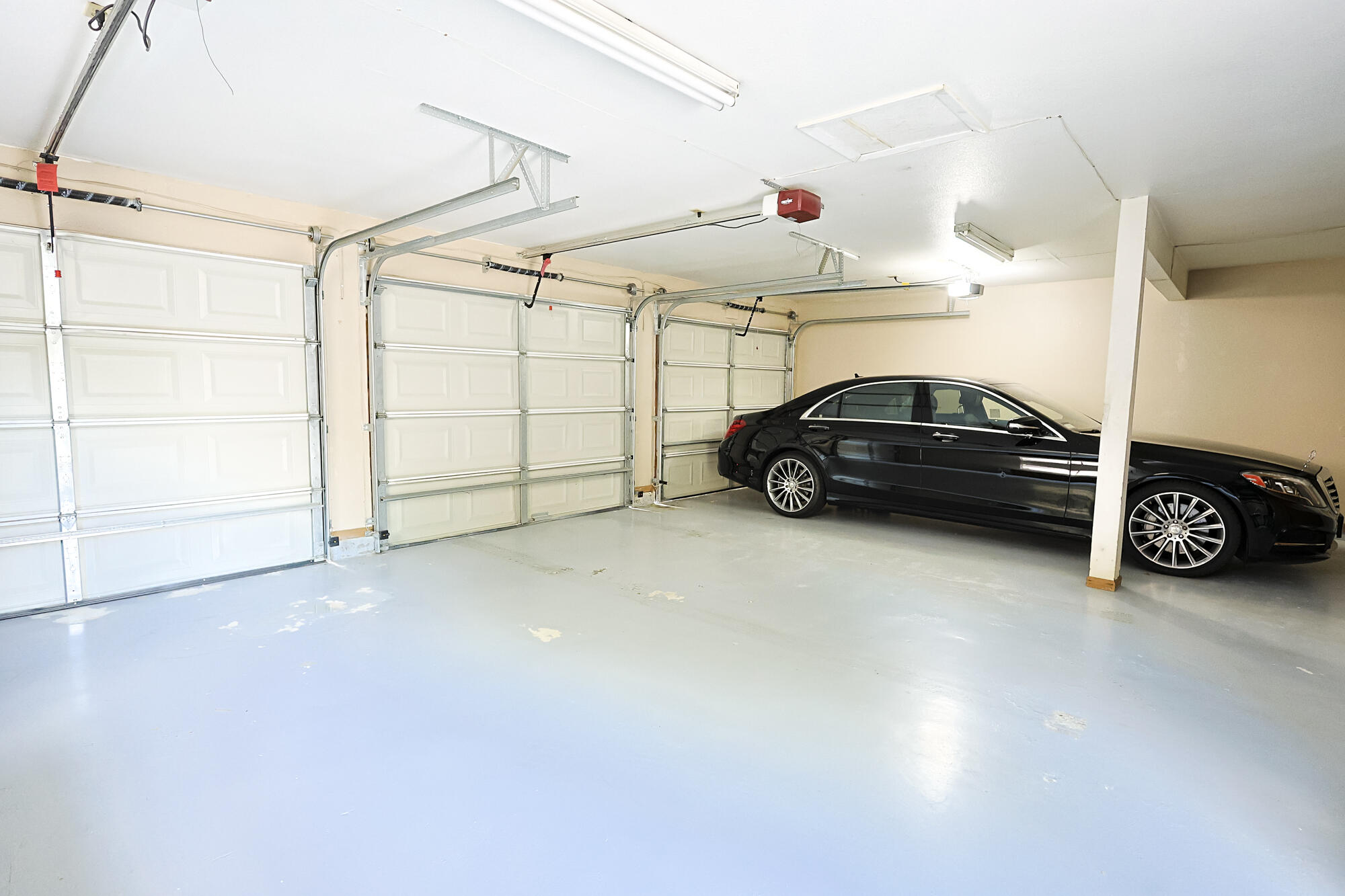 3727 W Mill Creek Dr, Visalia, CA 93291