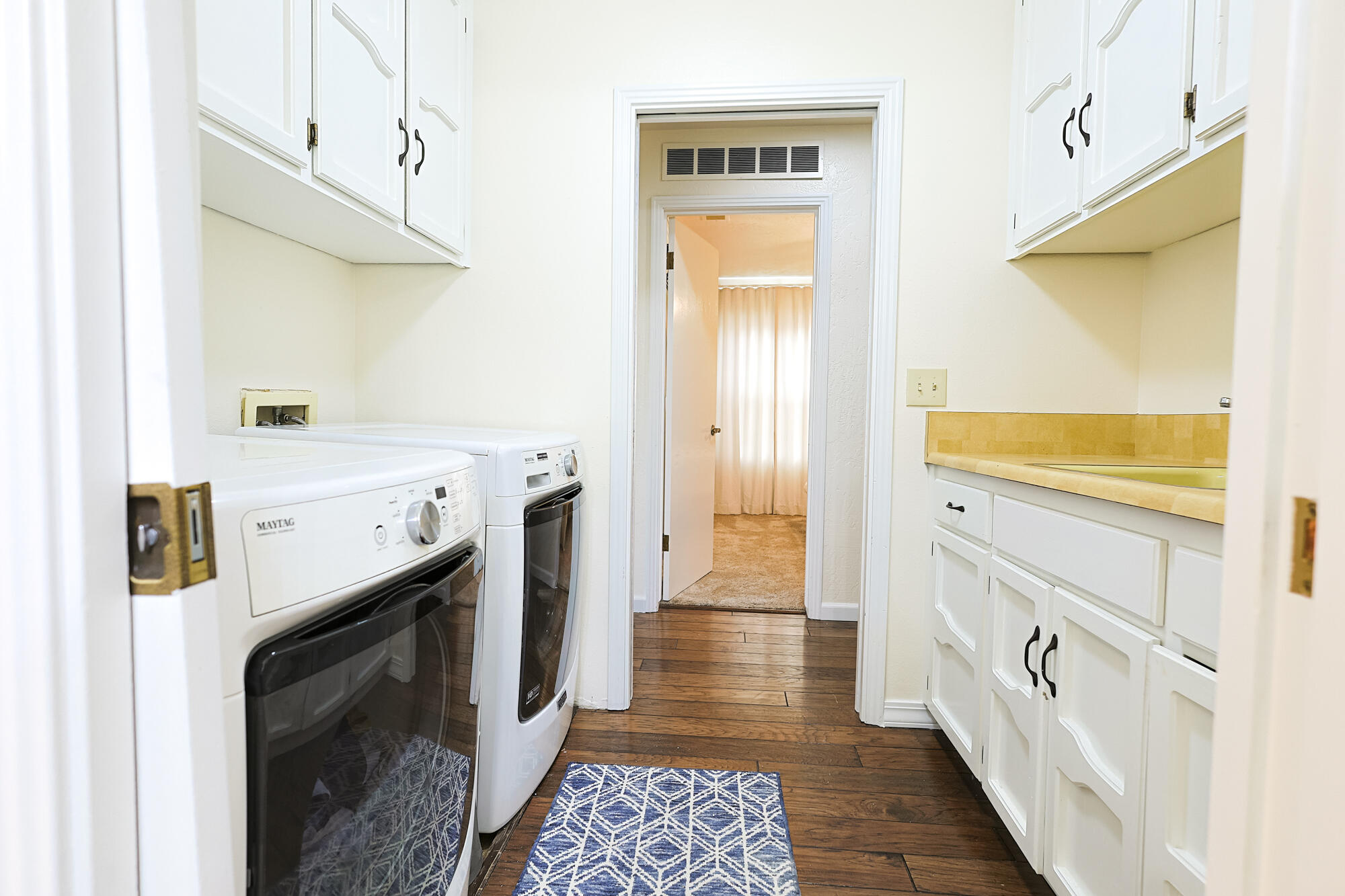 3727 W Mill Creek Dr, Visalia, CA 93291