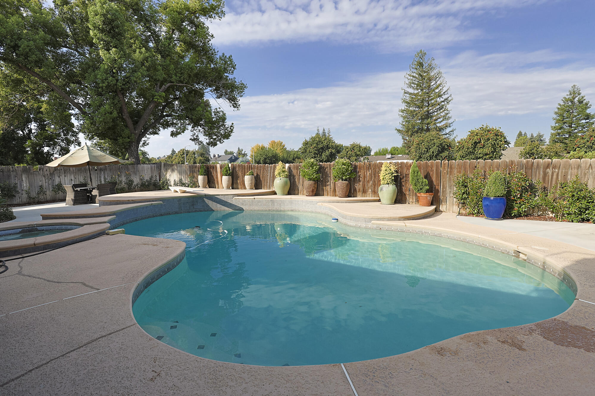 3727 W Mill Creek Dr, Visalia, CA 93291