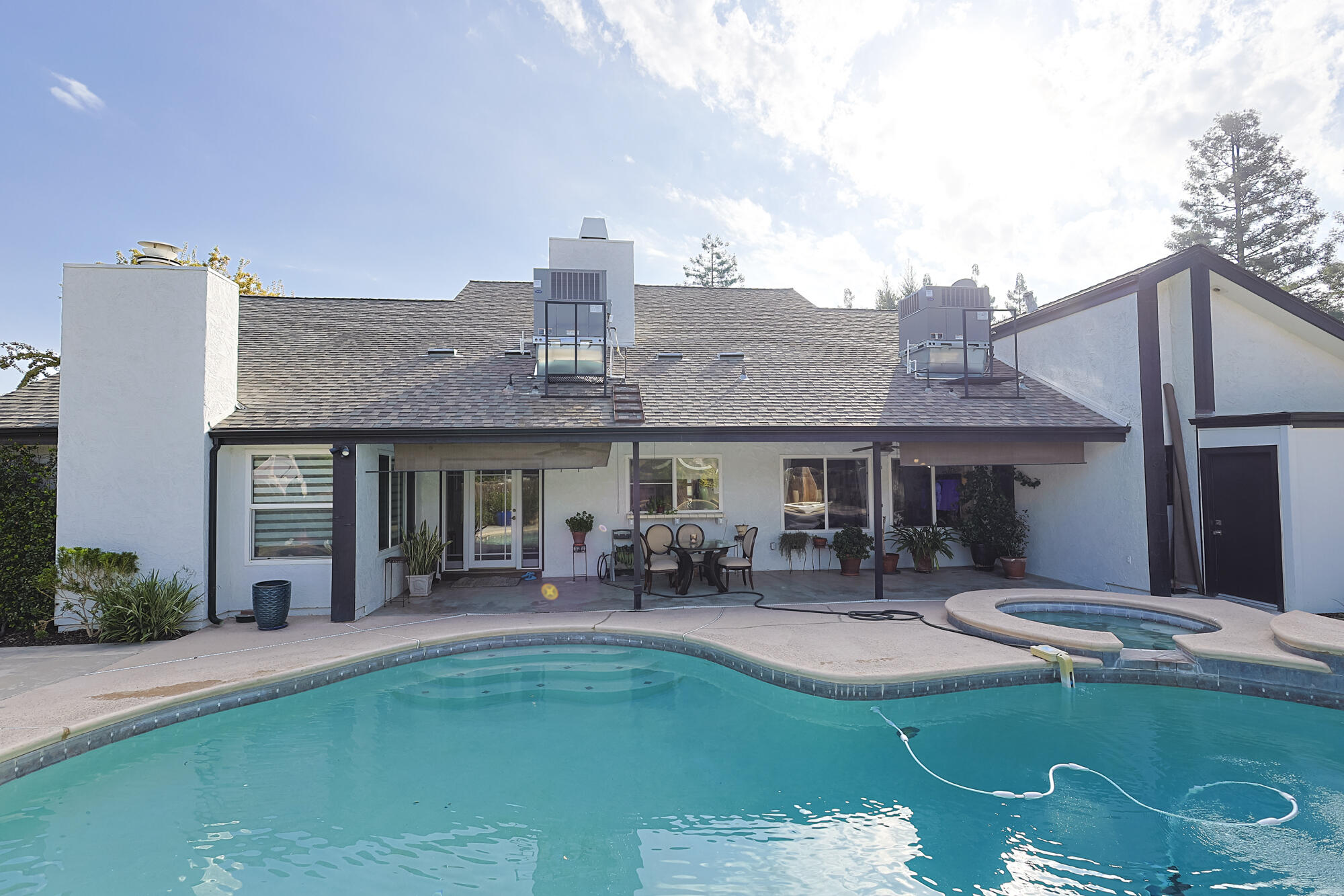 3727 W Mill Creek Dr, Visalia, CA 93291