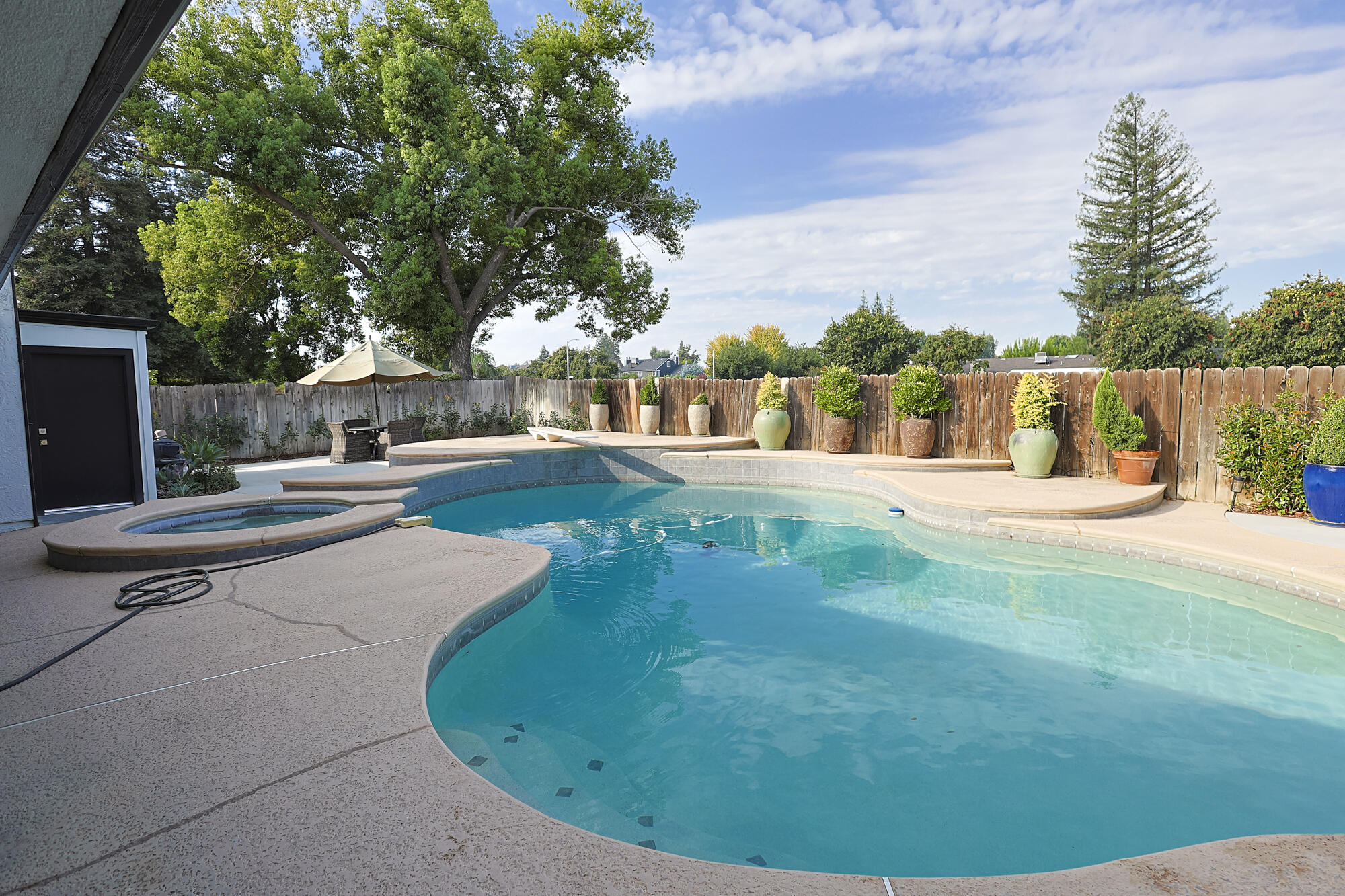 3727 W Mill Creek Dr, Visalia, CA 93291