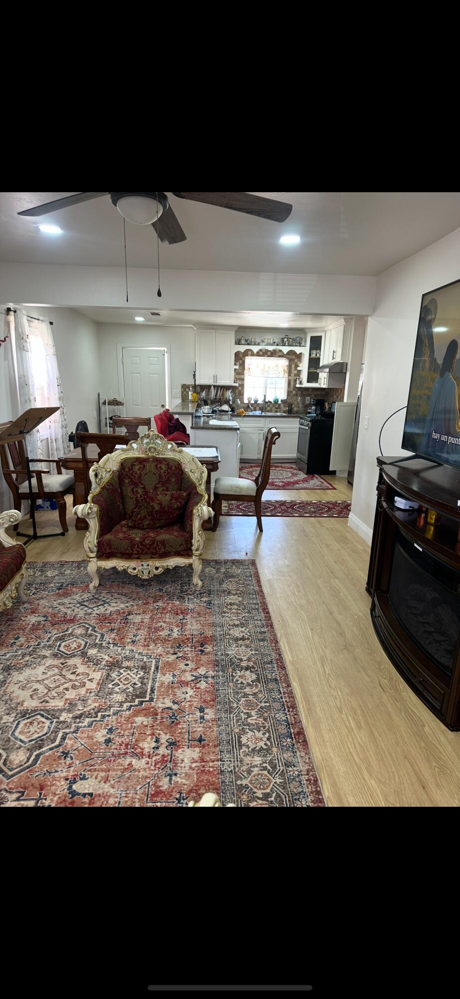 1811 Radiance Dr, Bakersfield, CA 93304