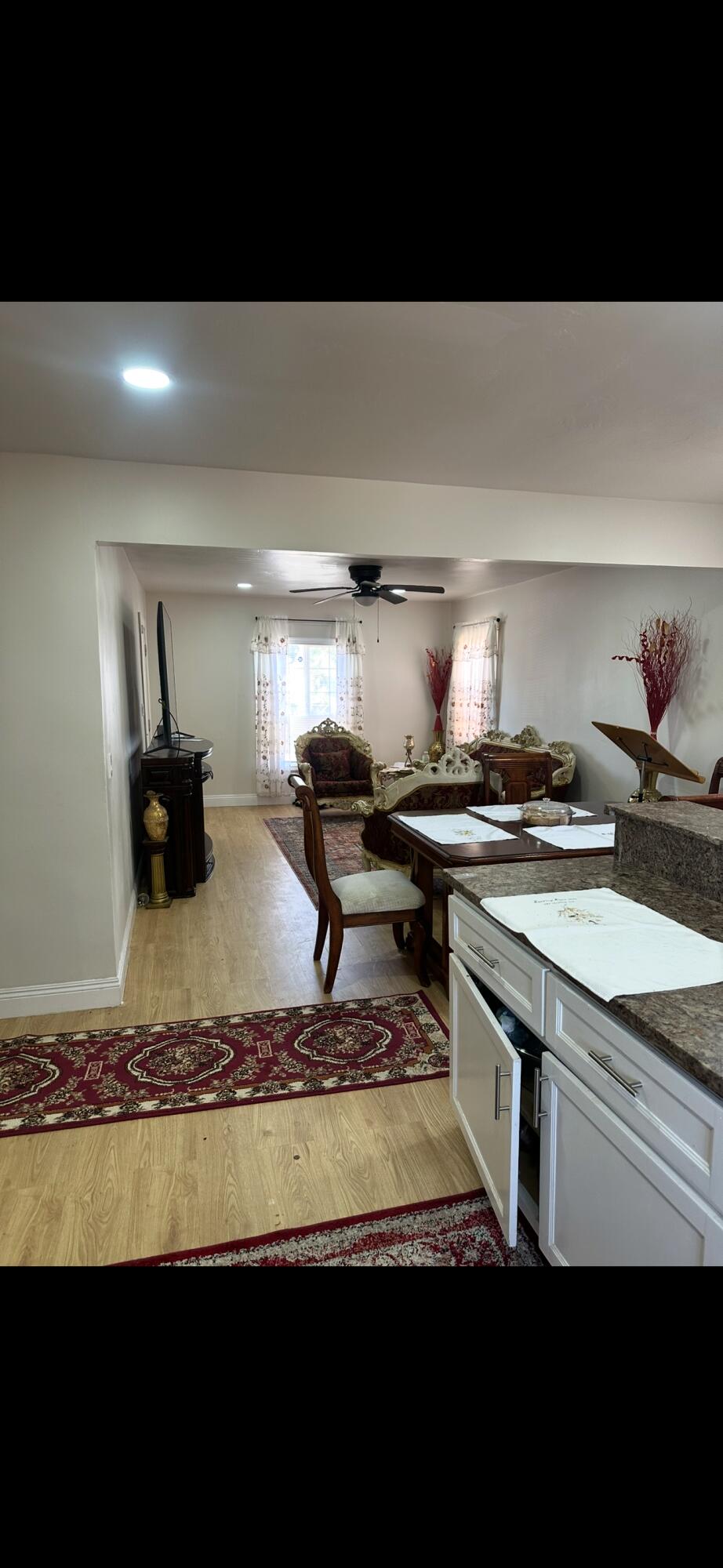 1811 Radiance Dr, Bakersfield, CA 93304