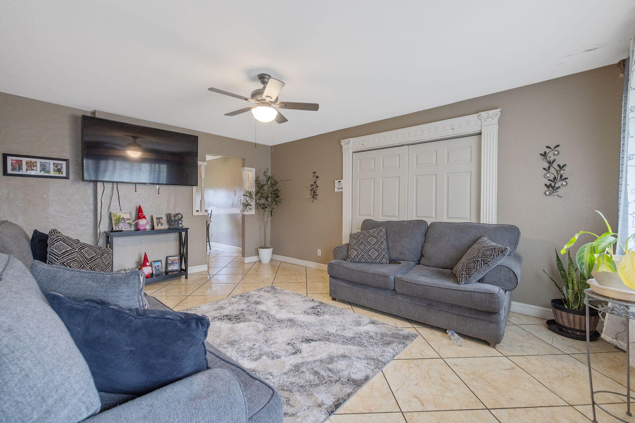 1092 Sherman Ct, Lindsay, CA 93247