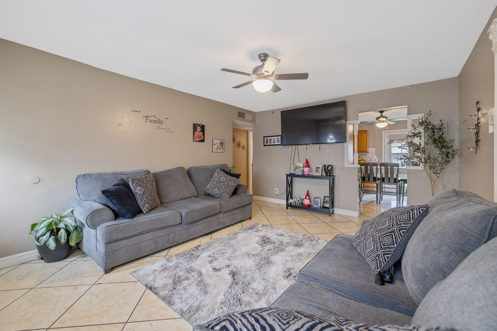 1092 Sherman Ct, Lindsay, CA 93247