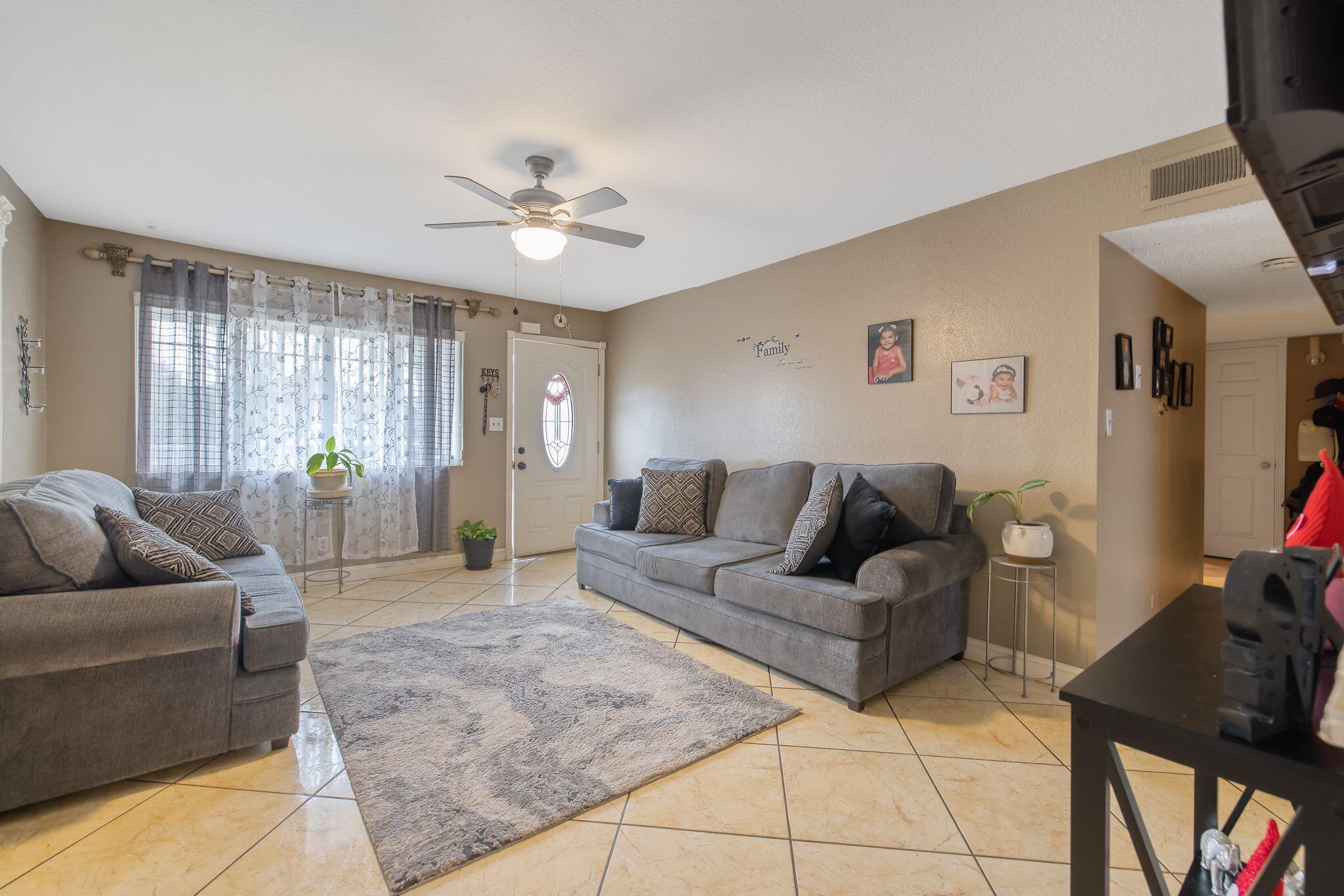 1092 Sherman Ct, Lindsay, CA 93247