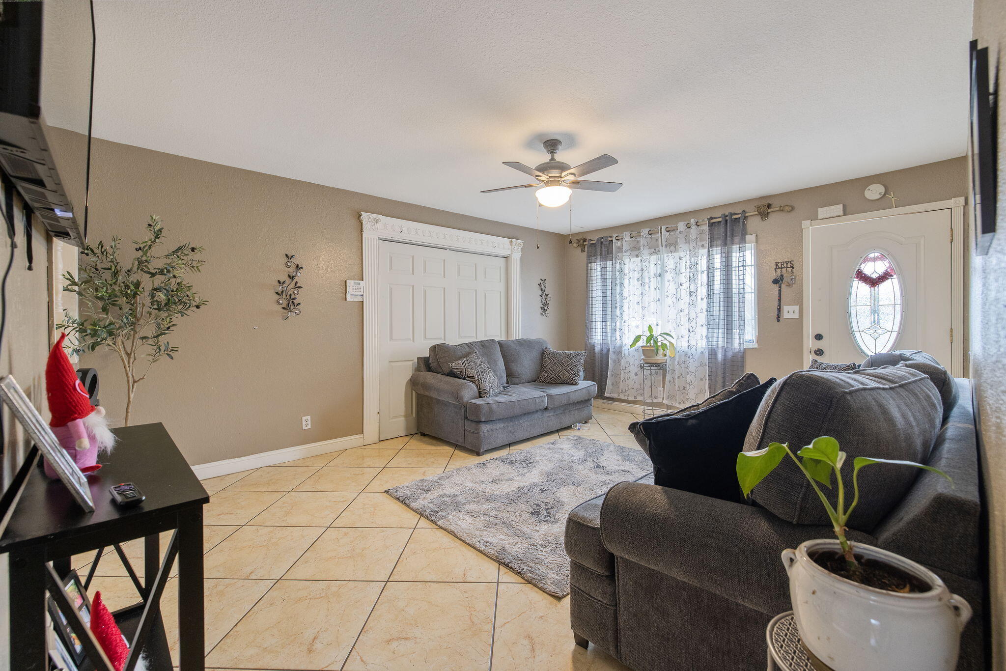 1092 Sherman Ct, Lindsay, CA 93247