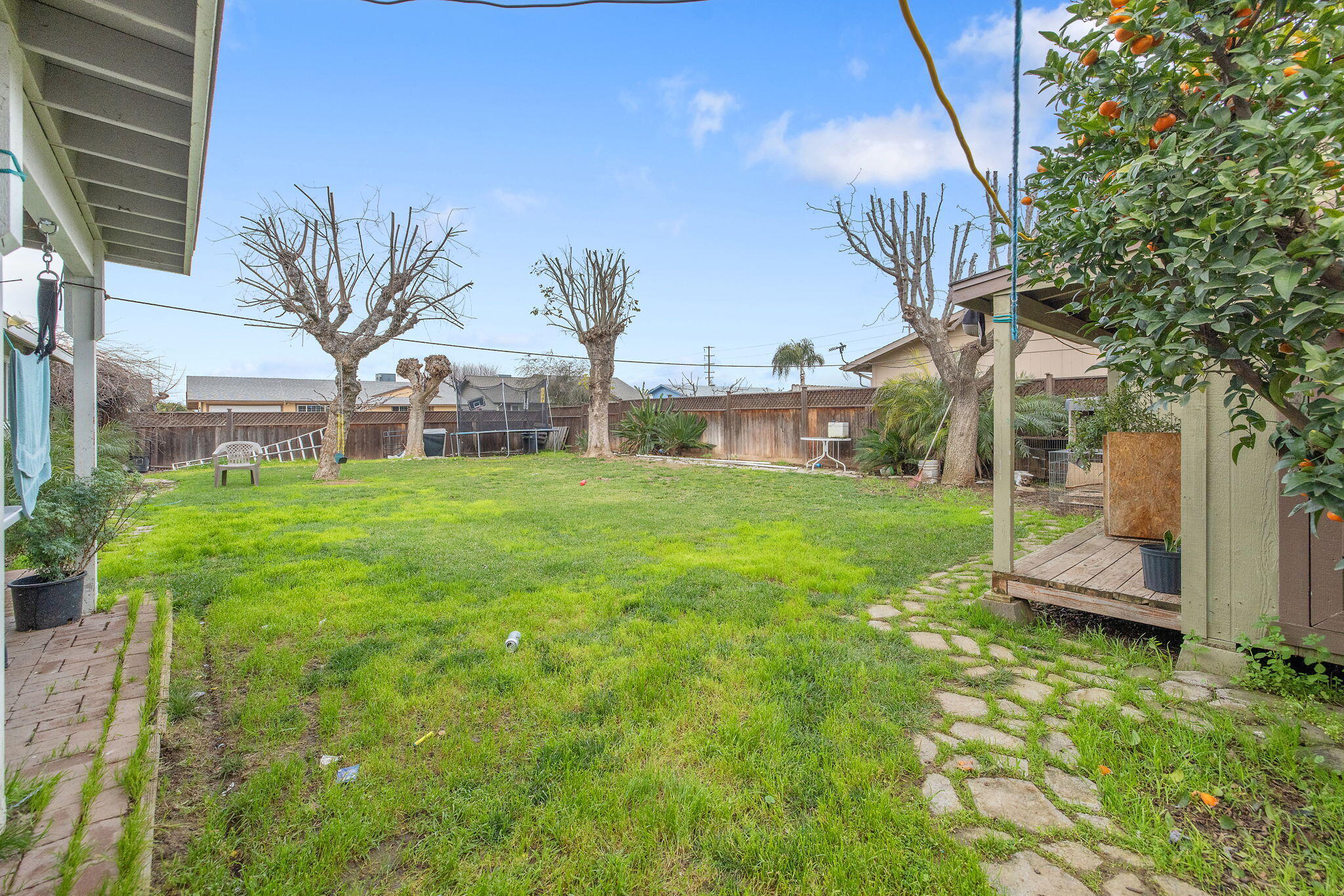 1092 Sherman Ct, Lindsay, CA 93247