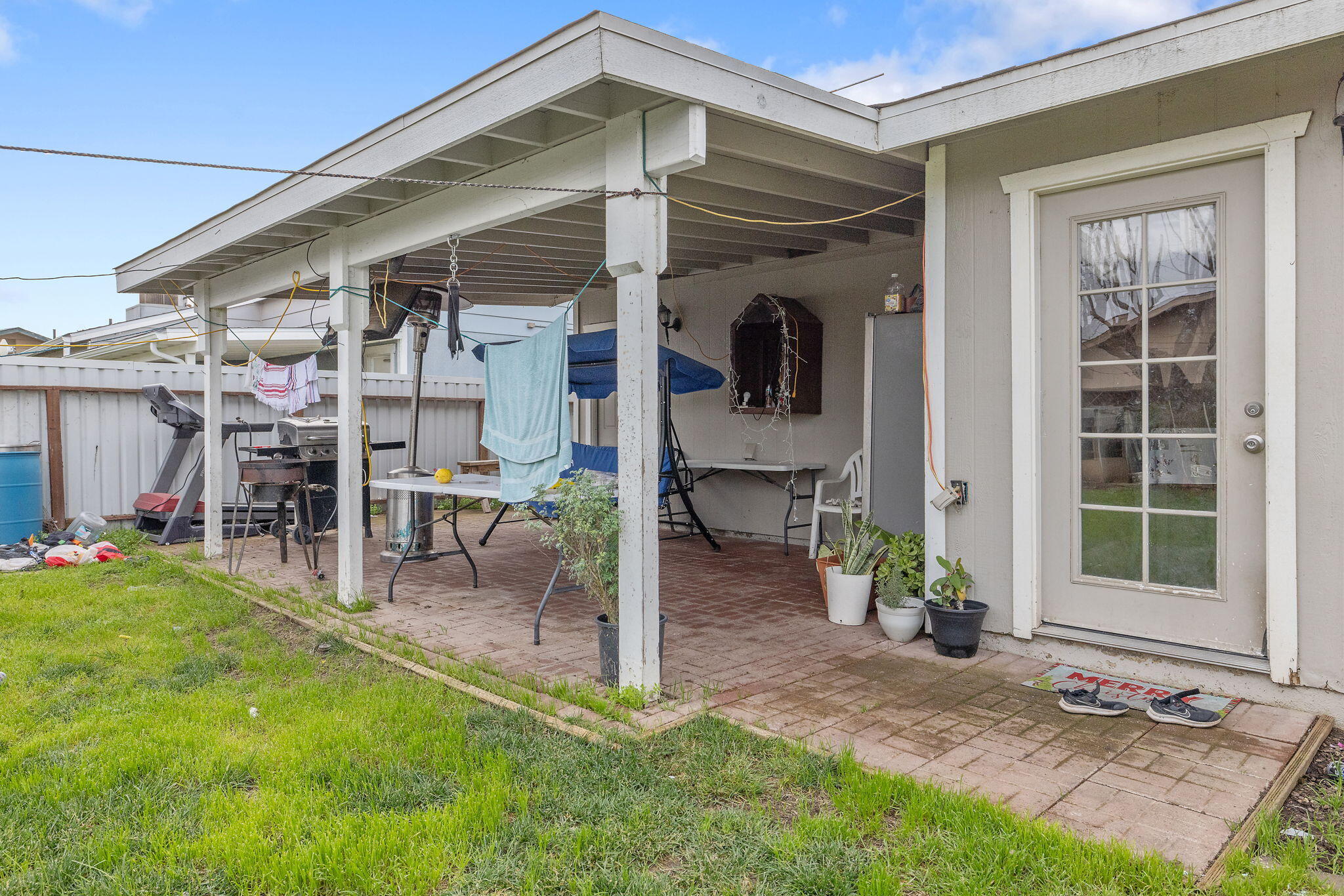 1092 Sherman Ct, Lindsay, CA 93247