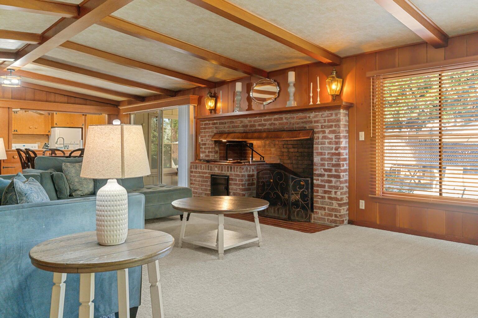 531 E Walnut St, Exeter, CA 93221