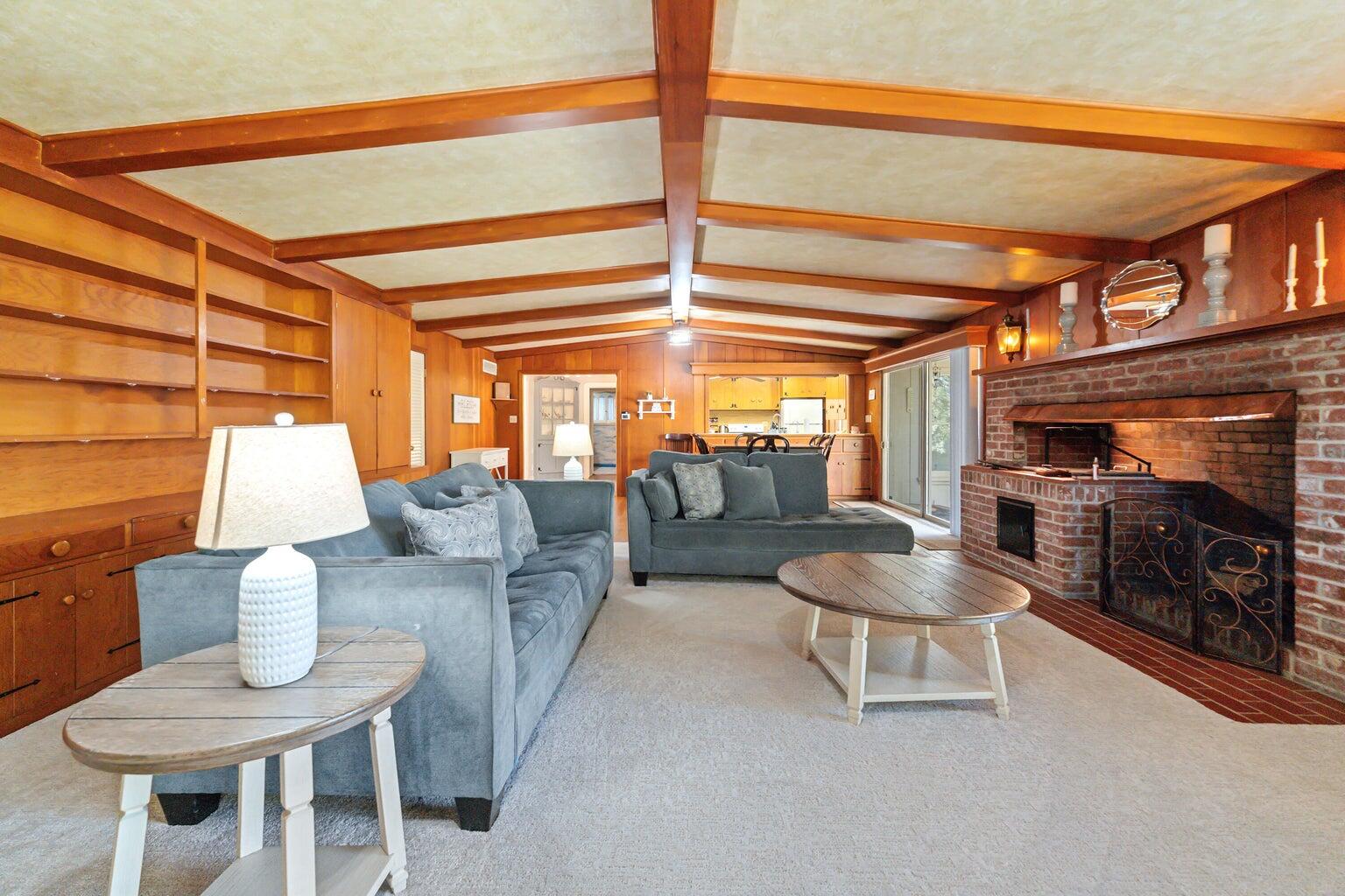 531 E Walnut St, Exeter, CA 93221