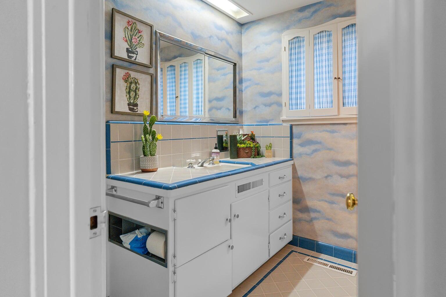 531 E Walnut St, Exeter, CA 93221