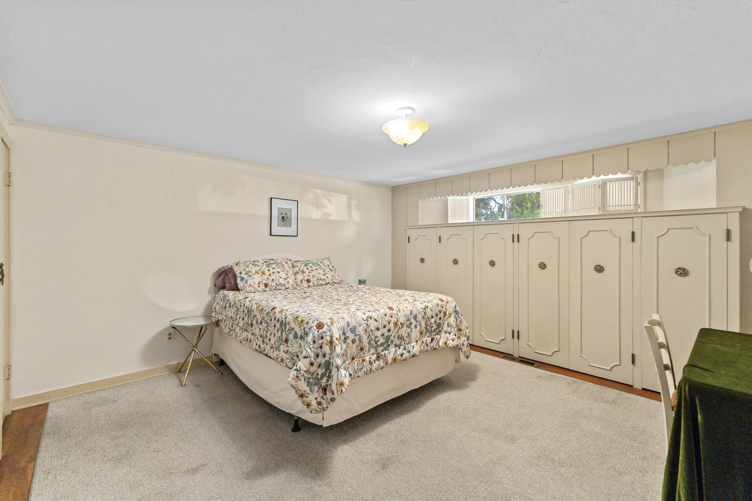 531 E Walnut St, Exeter, CA 93221