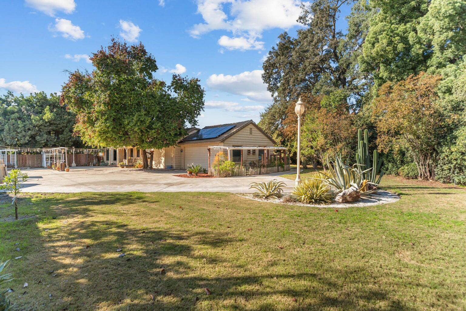 531 E Walnut St, Exeter, CA 93221