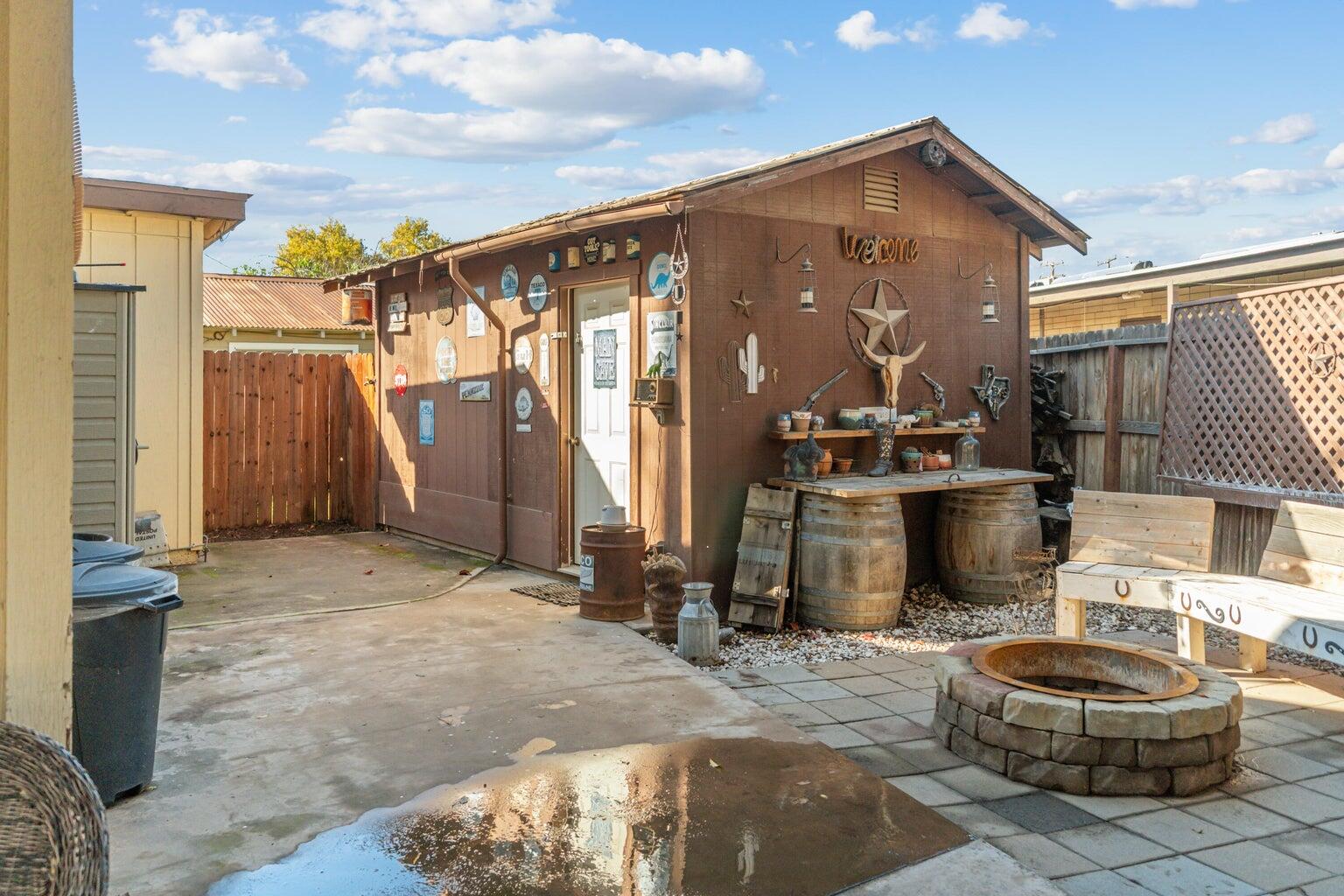 531 E Walnut St, Exeter, CA 93221