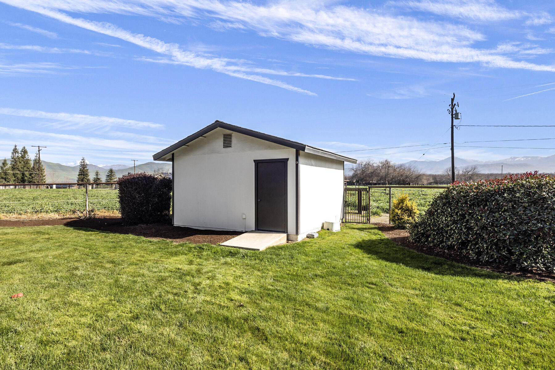 21487 Ave 332, Woodlake, CA 93286