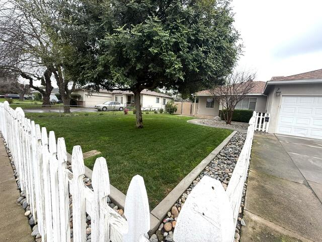 2517 S Court St, Visalia, CA 93277