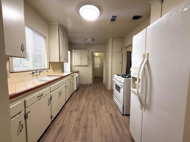 2517 S Court St, Visalia, CA 93277