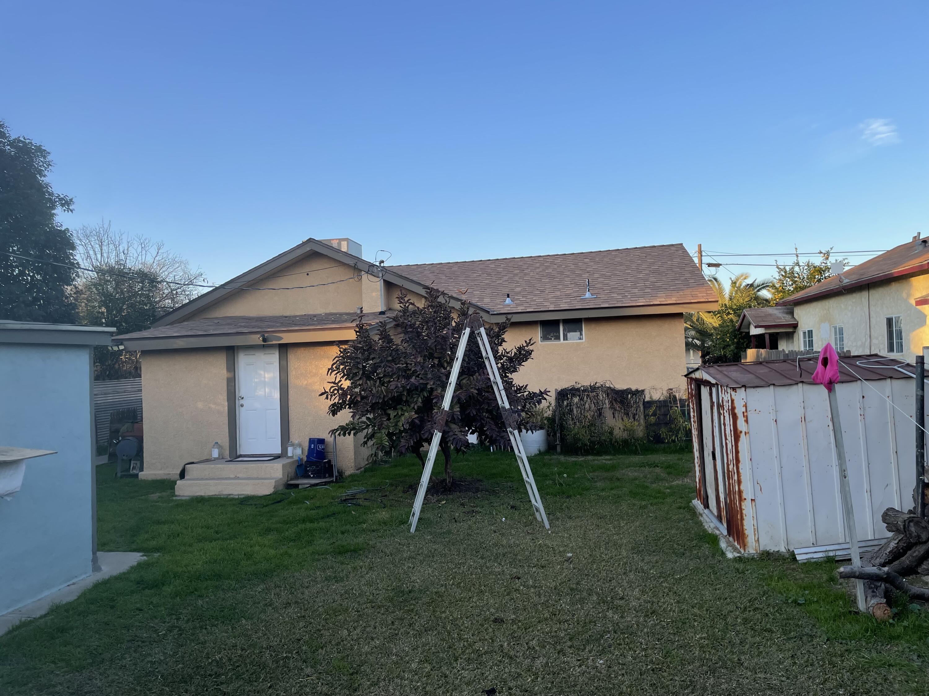 565 E E Joanne Ave, Pixley, CA 93256