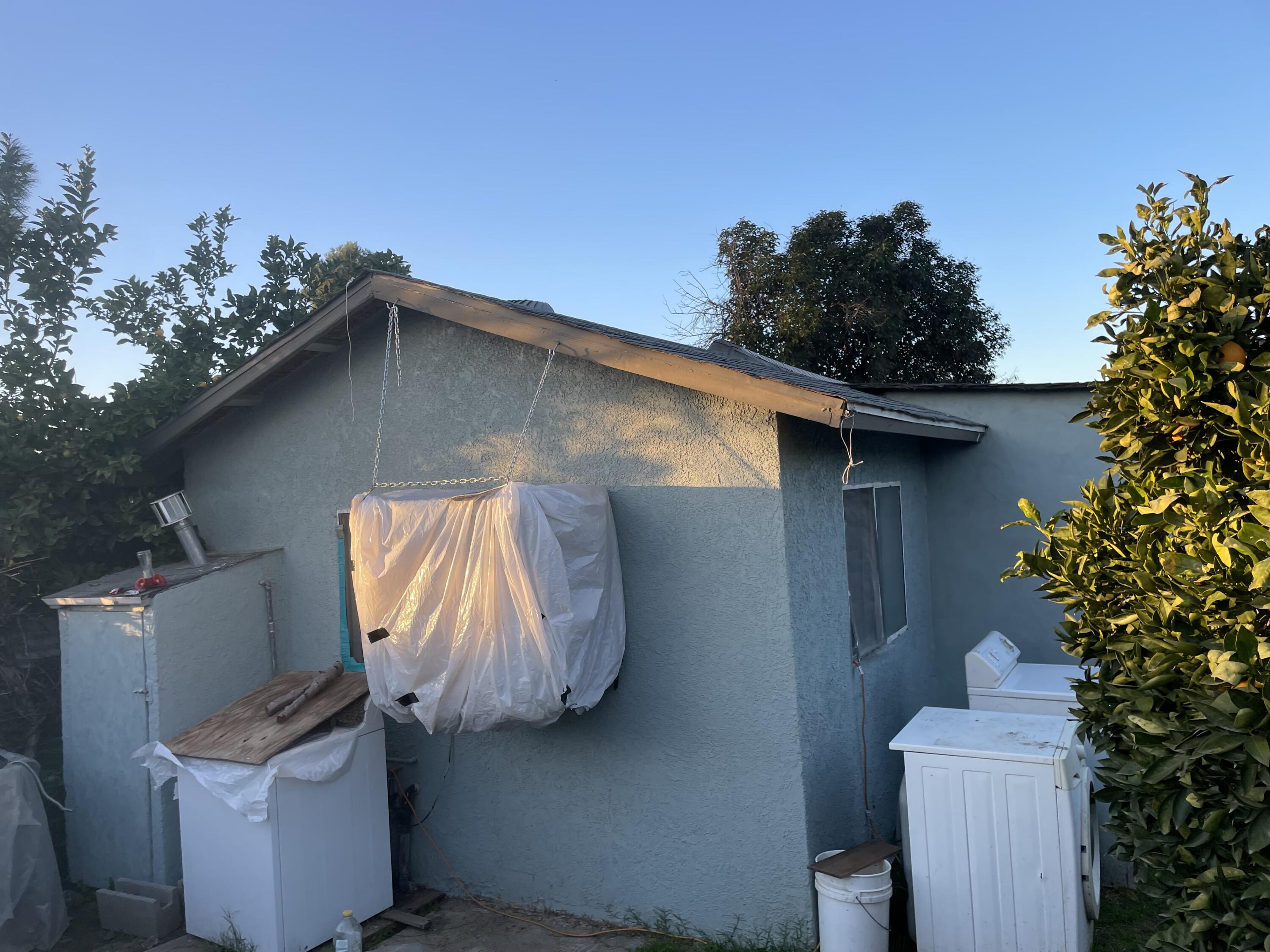 565 E E Joanne Ave, Pixley, CA 93256