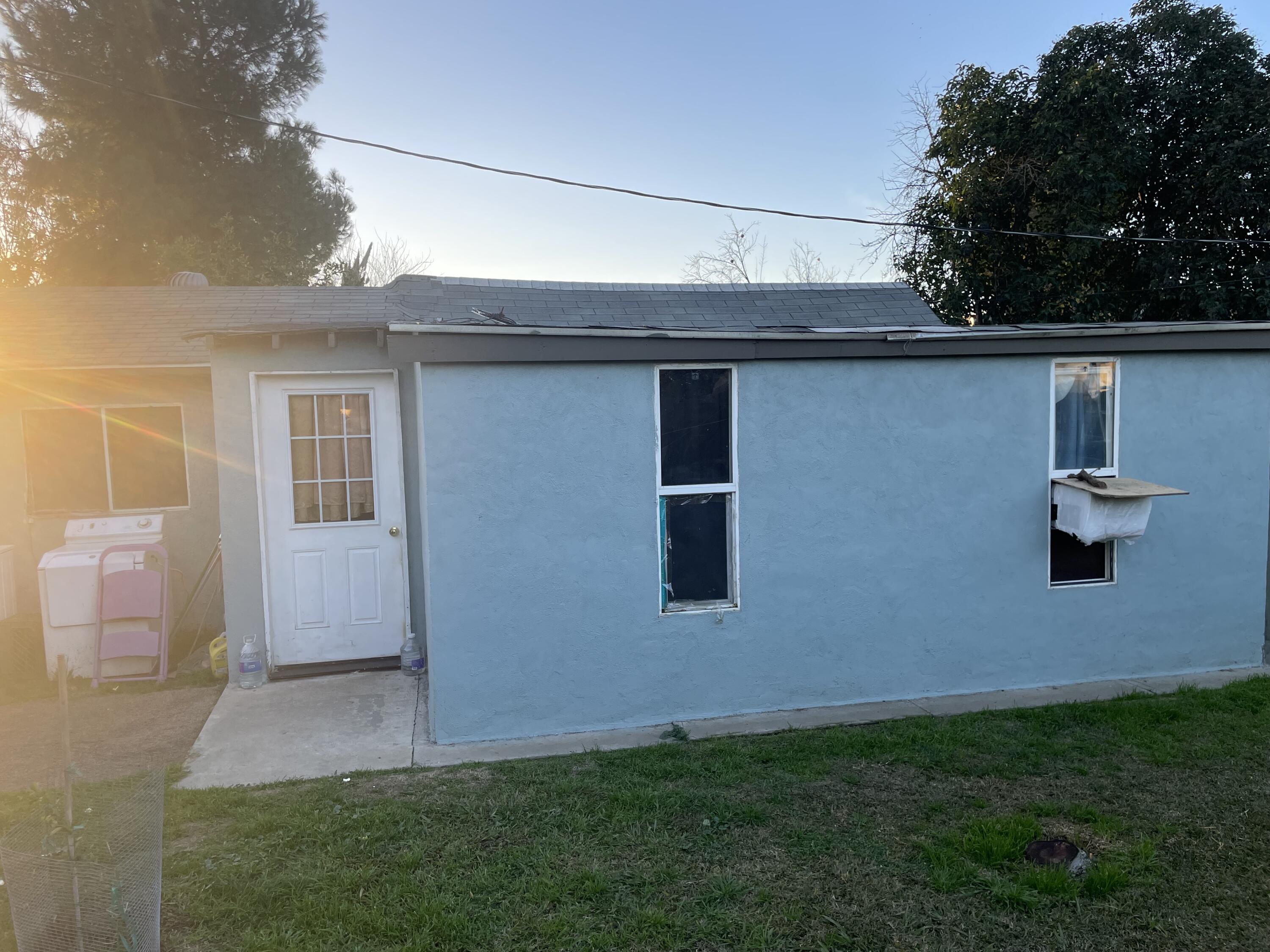 565 E E Joanne Ave, Pixley, CA 93256