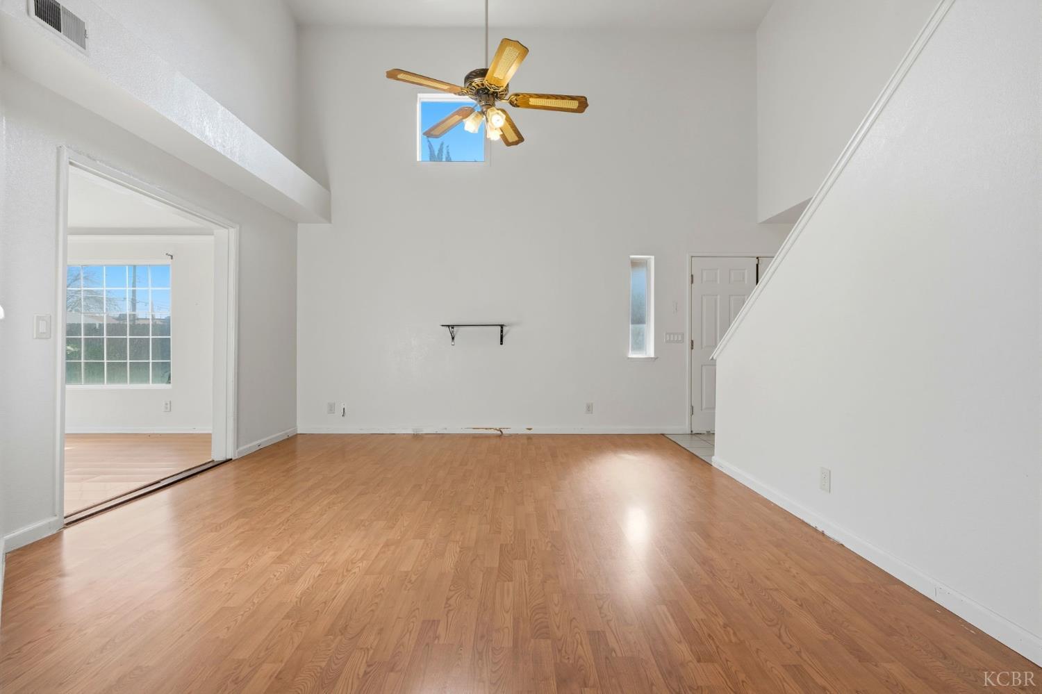 1939 Theresa Ave, Hanford, CA 93230