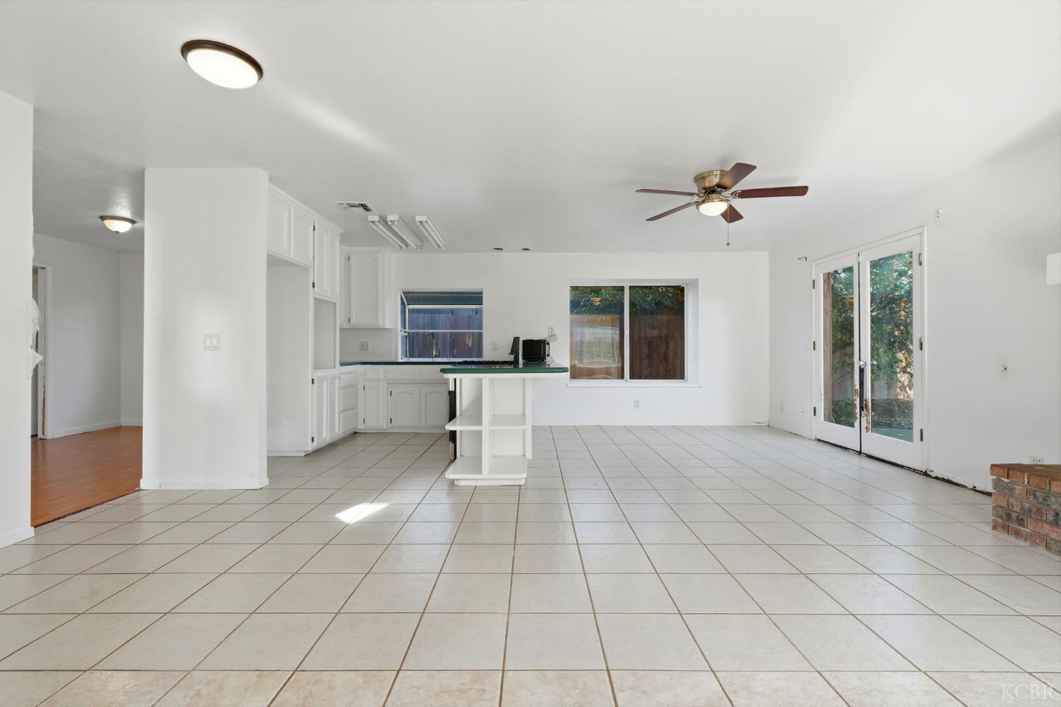 1939 Theresa Ave, Hanford, CA 93230