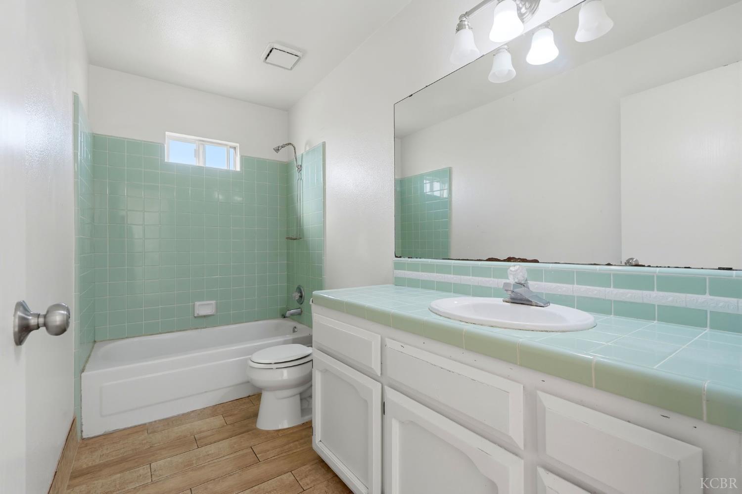 1939 Theresa Ave, Hanford, CA 93230