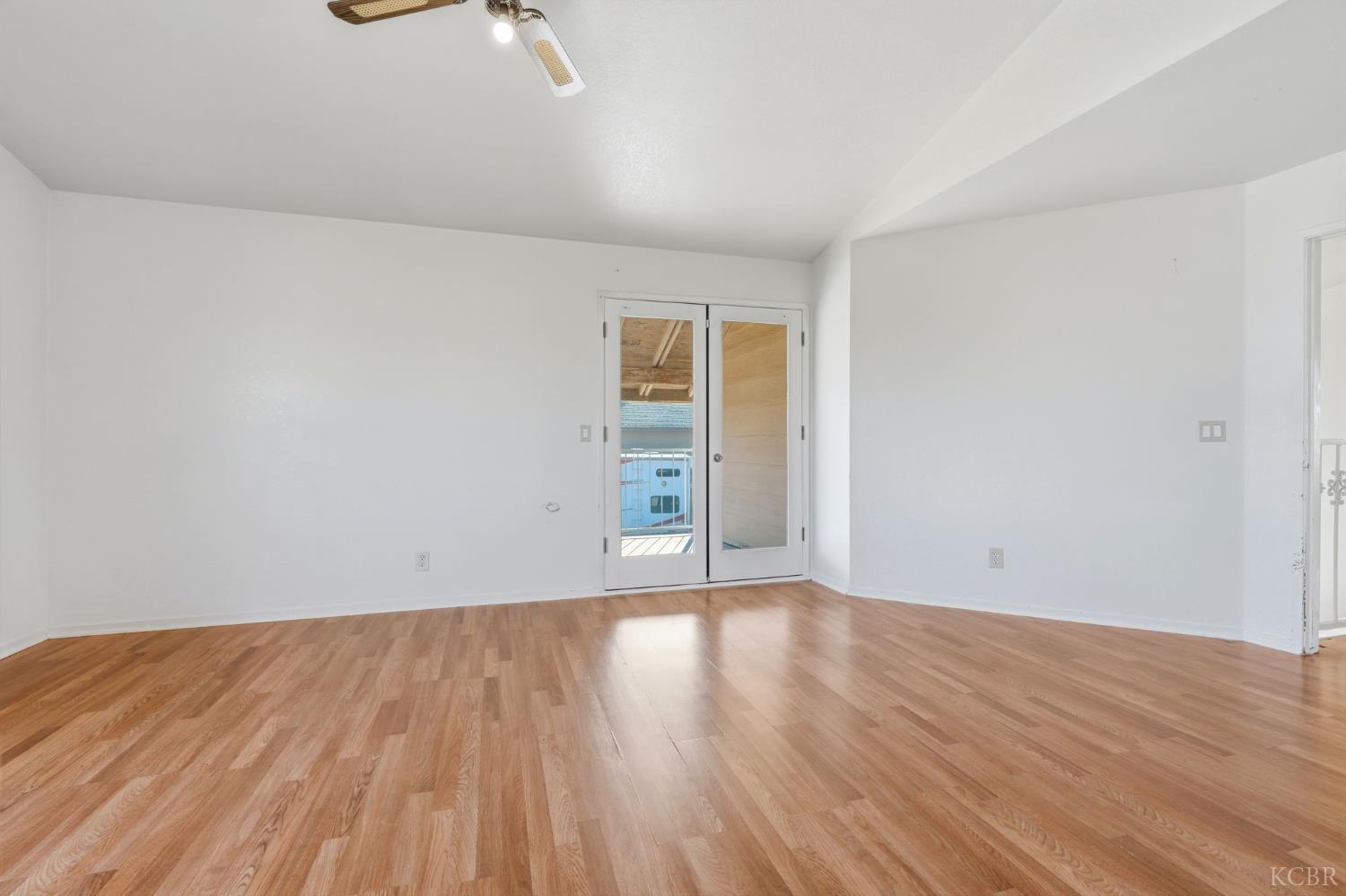 1939 Theresa Ave, Hanford, CA 93230