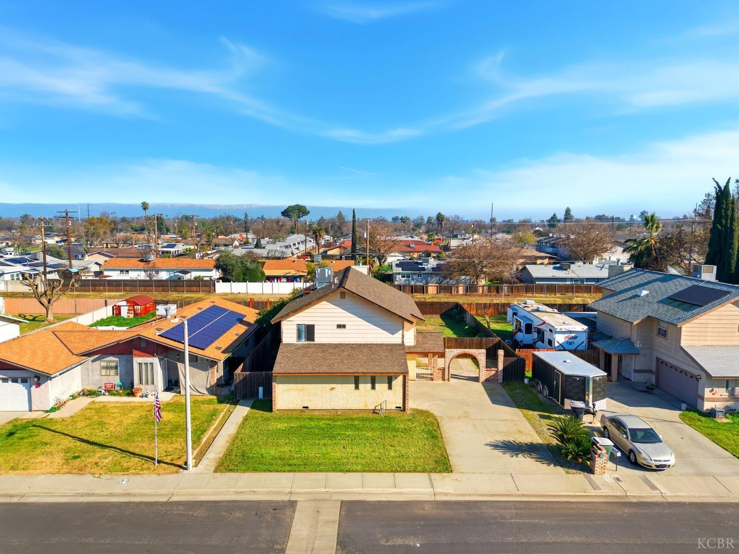 1939 Theresa Ave, Hanford, CA 93230