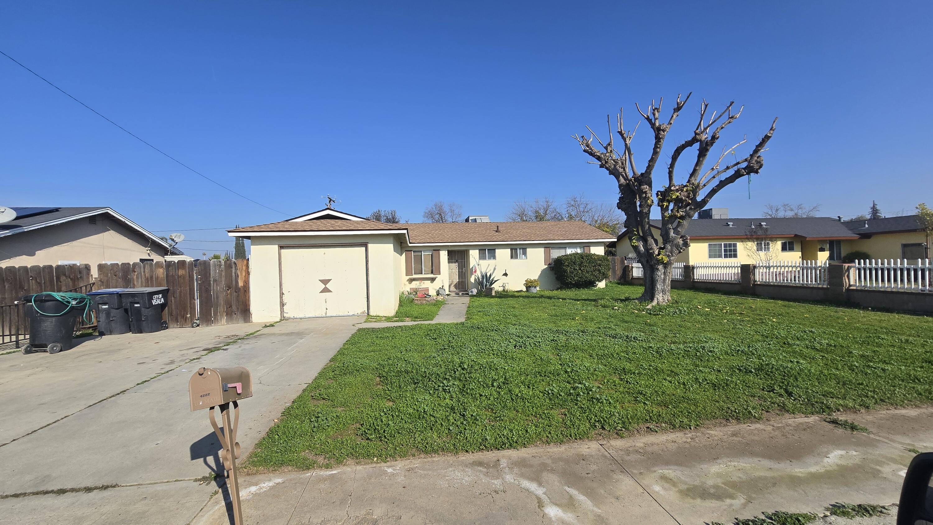 4222 W Dorothea Ave, Visalia, CA 93277