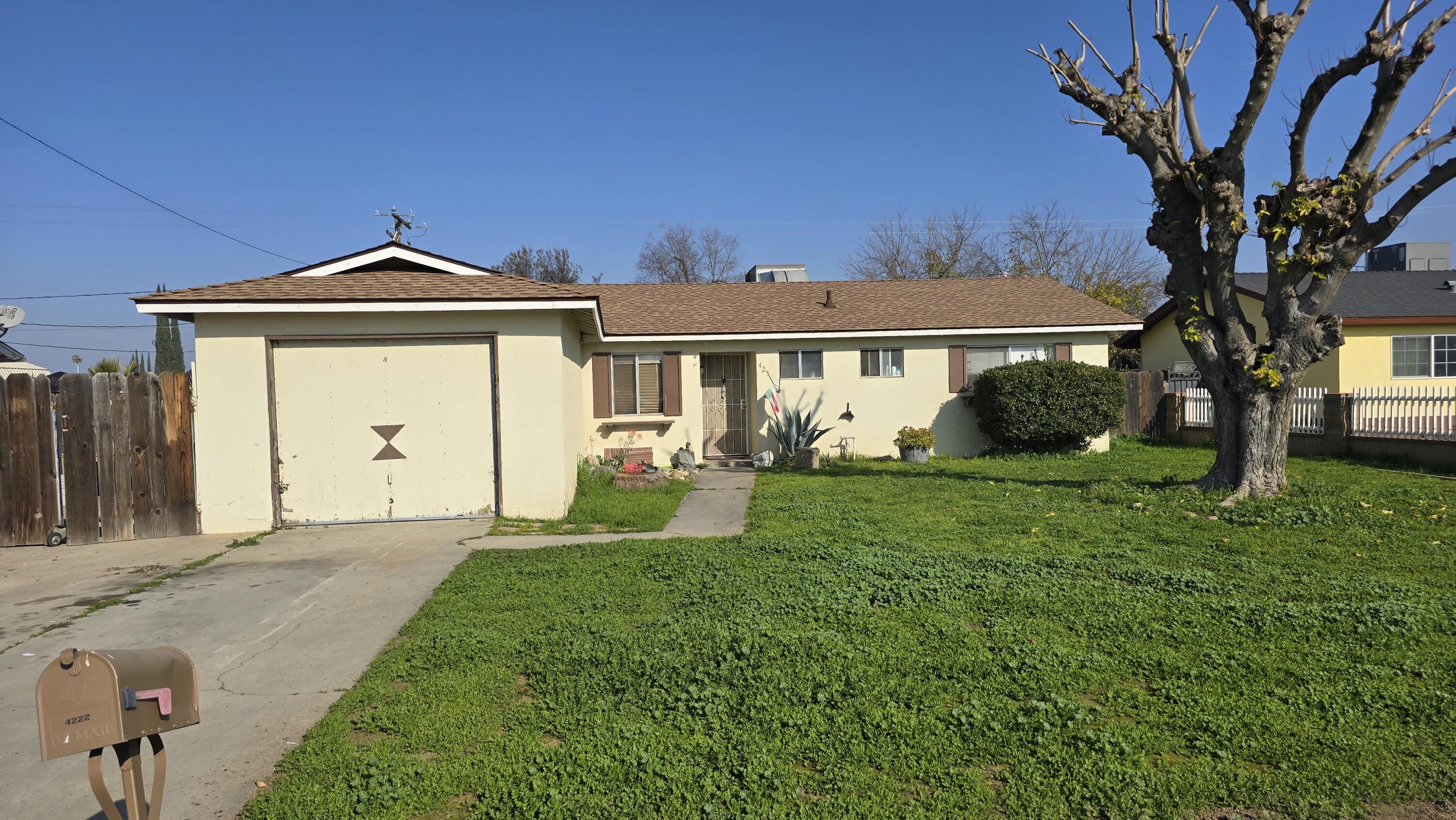 4222 W Dorothea Ave, Visalia, CA 93277