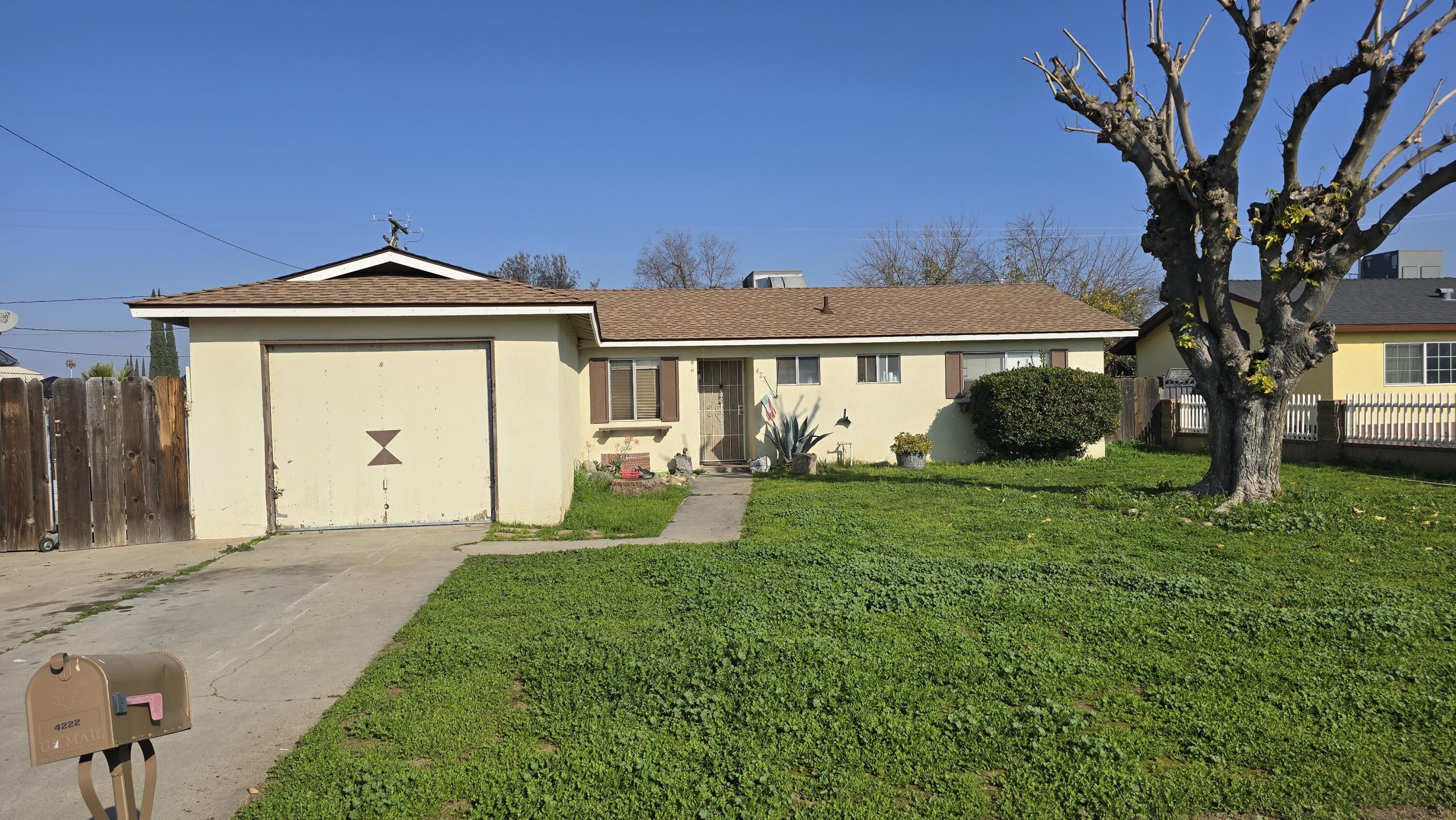 4222 W Dorothea Ave, Visalia, CA 93277