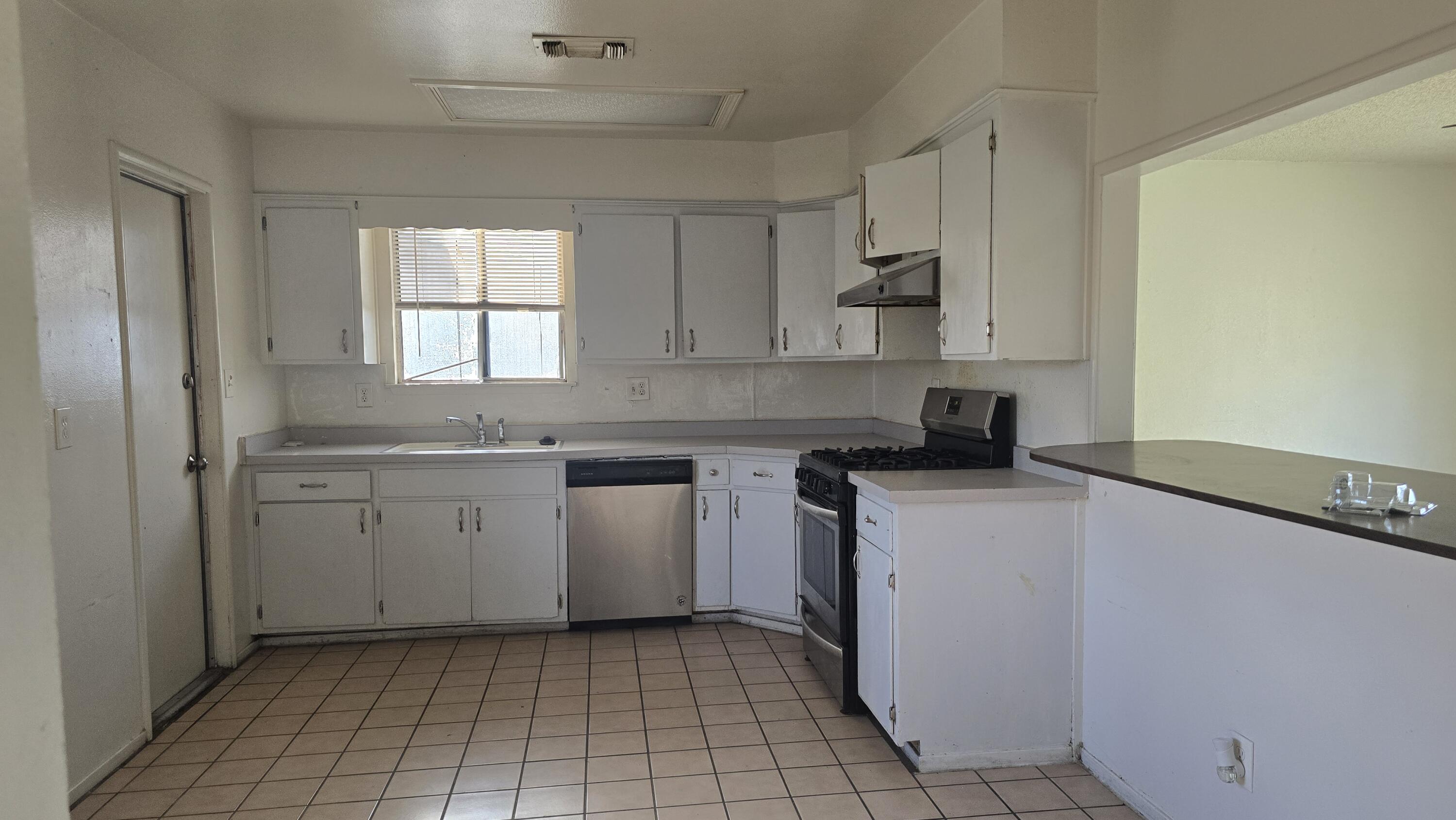 4222 W Dorothea Ave, Visalia, CA 93277