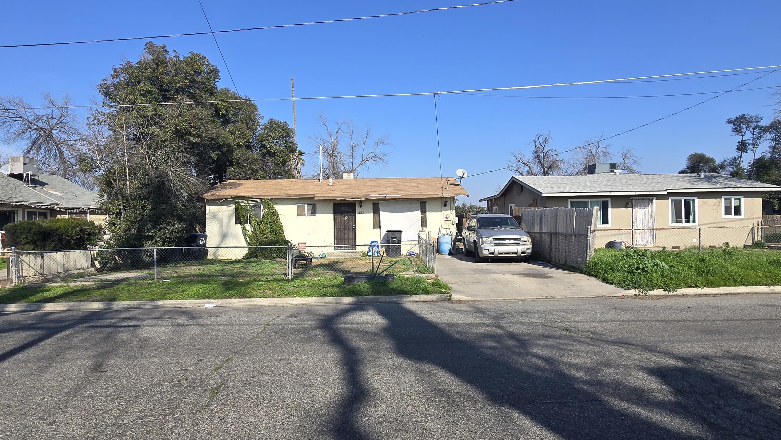 632 E Douglas Ave, Visalia, CA 93292