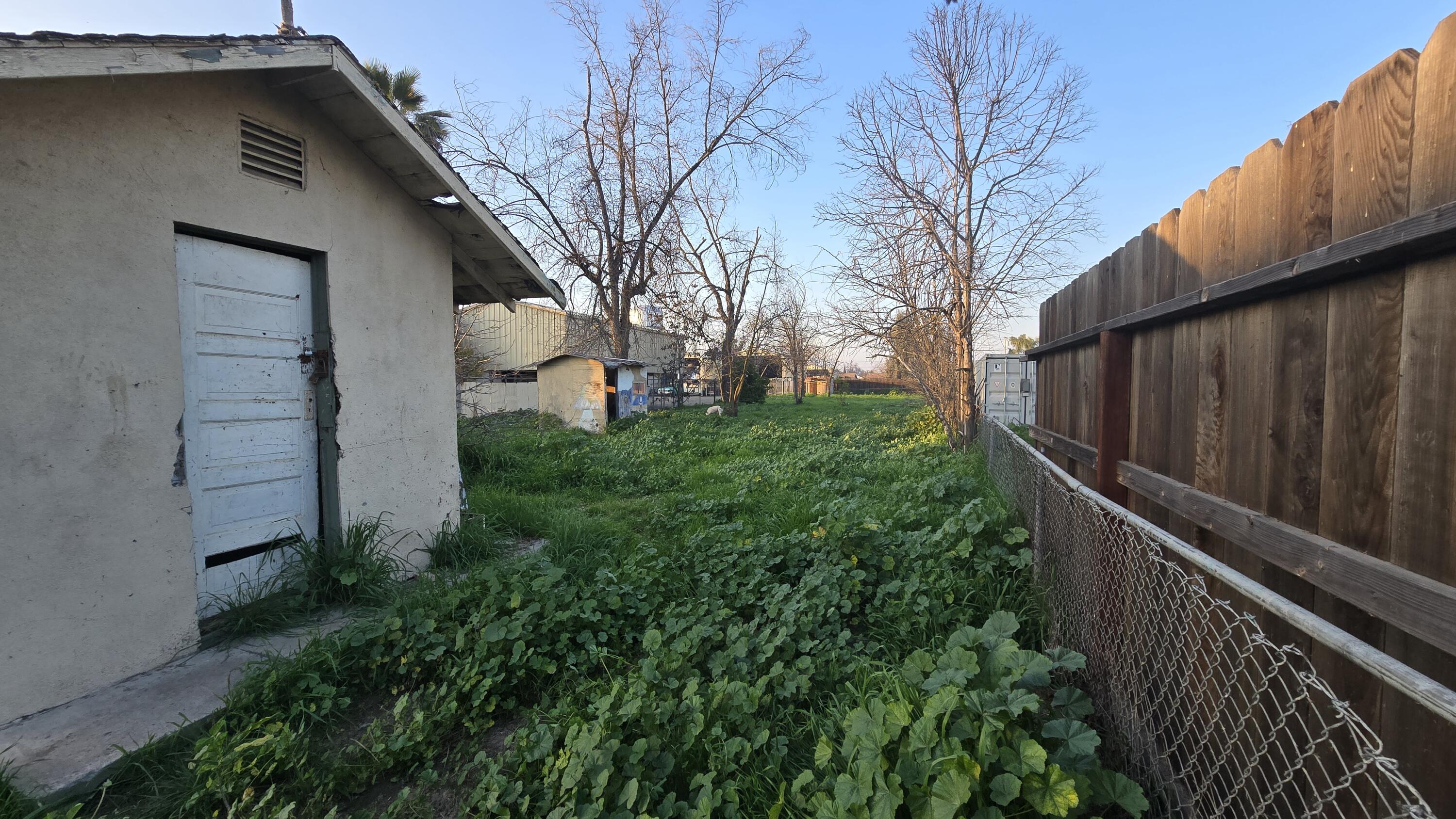 632 E Douglas Ave, Visalia, CA 93292