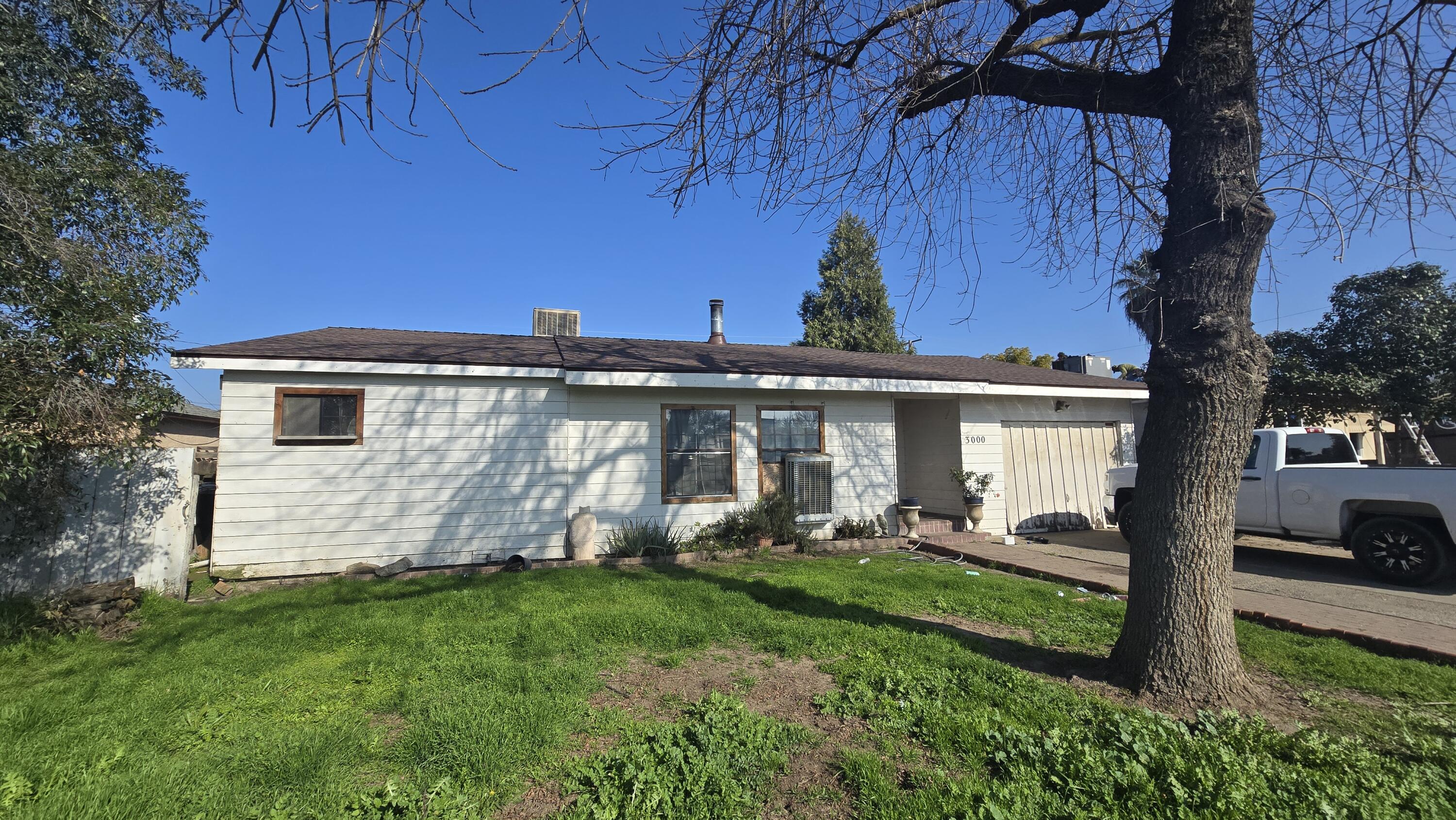 3000 E Westcott Ave, Visalia, CA 93292