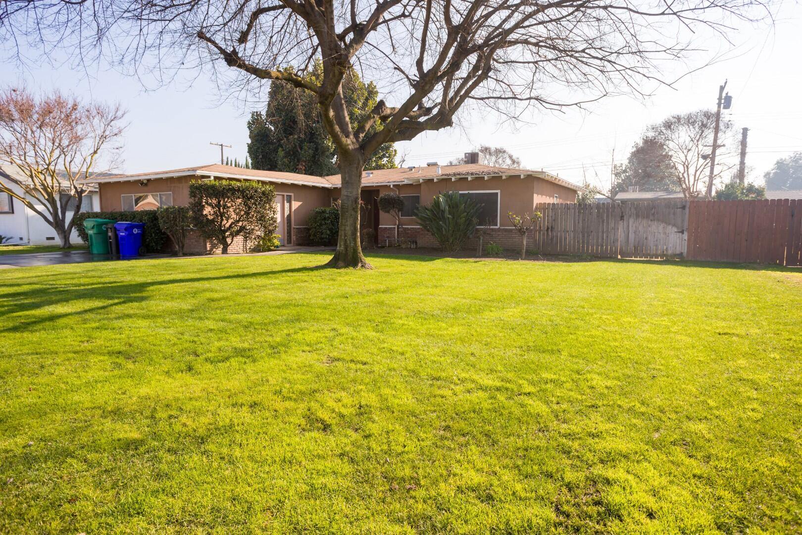 1047 Vandalia Ave, Porterville, CA 93257
