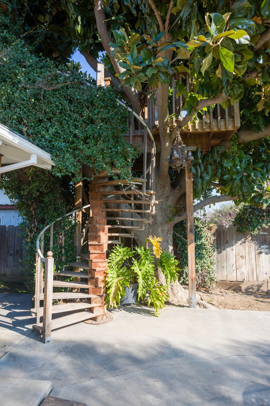 1047 Vandalia Ave, Porterville, CA 93257