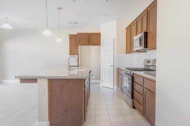 2234 S Burke St, Visalia, CA 93292